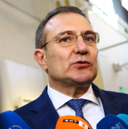 Гуцанов: Подписах се, каква да бъде минималната работна заплата