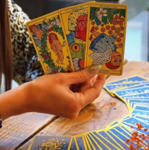 Най-точният таро хороскоп за 2026 г.: „розите ще цъфтят“ за Близнаци, Скорпионът ще прекрати токсичните връзки и ще продължи напред