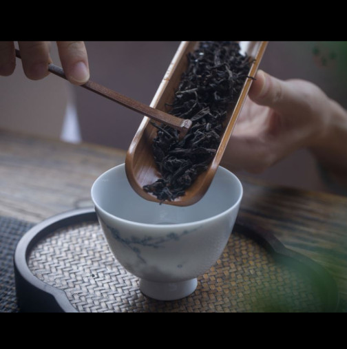 Когато навлязат в менопауза, китайските жени посягат към този чай: заливат го с гореща вода и пият малко по малко през целия ден.