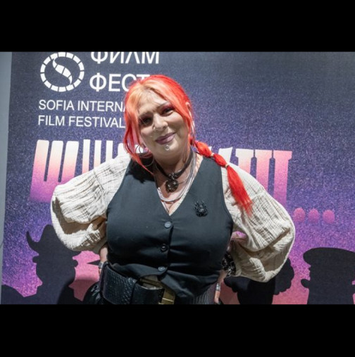 "На 59 човек трябва да знае къде е мярката!" Възмутени зрители изригнаха срещу скандално късата пола на Милена