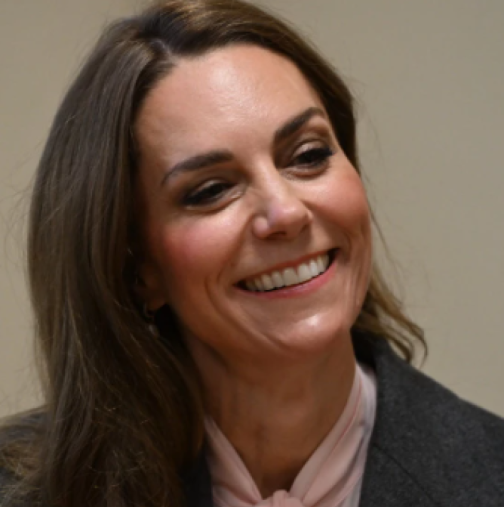 Кейт Мидълтън показа „суперсила“, всички се възхищават на това: Тя доминираше в сив костюм и хвърли всички в транс