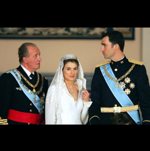 Опозореният бивш крал на Испания написа книга - и най-накрая отговори на въпроса, който всички му задават за снаха му Летисия.