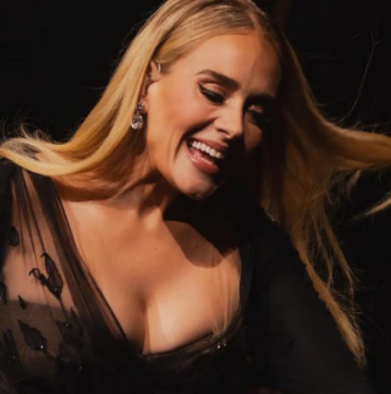 Адел вече не прилича на себе си! Тя се криеше цяла година, а сега се появи и изуми с новата си визия