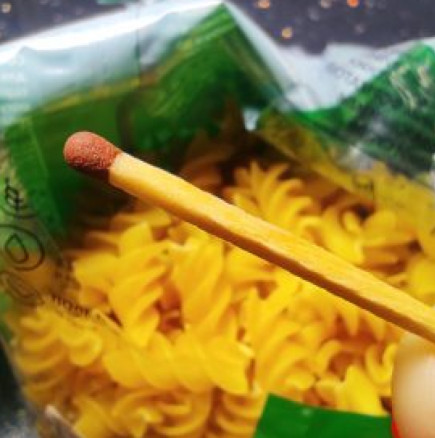 Винаги слагам кибрит в пастата си. Този трик ме е спасявал неведнъж