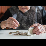 Оставят пенсионерите без пари по Коледа!