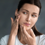 Скъпите кремове са безполезни: Лицето ви страда заради един вечерен навик, ще забележите резултатите веднага щом го промените