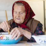 Полезно за белите дробове и черния дроб: Пийте по една чаша на гладно, особено в периоди на замърсен въздух