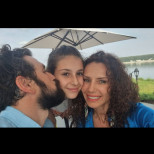 Не момиченце, а млада дама! Вижте порасналата дъщеря на Александър Сано и Нели