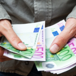 Те ще забогатеят до 2027 г.: 5 зодии ще плуват в пари, въпреки че сега нямат и стотинка