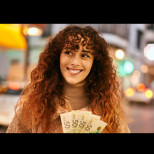 Банковата им сметка ще СЕ ВЗРИВИ! 3 зодии скоро ще се къпят в пари: