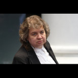 Ето го семейството на Наталия Киселова - най-сетне да видим мъжа до нея и сестра й, с която много си приличат: