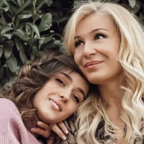 Коя е по-хубава – Мари Будева или Никол? Ето я 20-годишната доведена дъщеря на Гала!