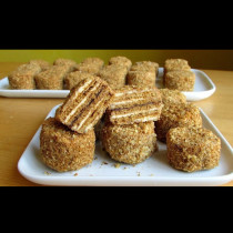 Медени бомбички с крем и сладко: Трябва да споделя тази луксозна рецепта, по-вкусни от пастички и Наполеонки