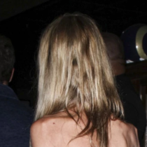 Известна актриса е транспортирана в болница в безсъзнание: Появи се видео от момента, в който ѝ е прилошало