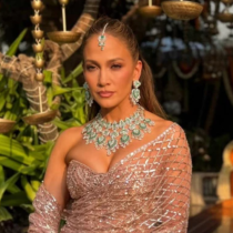 Сватба за 6 милиона евро! Торта, голяма колкото дворец, на микрофона Джей Ло, сватбената рокля и бижутата-Кралски 