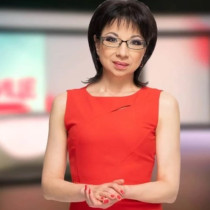 Честито! Цветанка Ризова стана баба на близнаци: