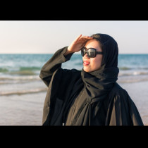 Омъжих се за арабин, с 20 години по-възрастен от мен и станах негова втора съпруга за парите: когато влязох в къщата, онемях от шок.