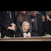 Редно ли е децата да се водят на гробищата? Психолог и свещеник дават отговор по темата: