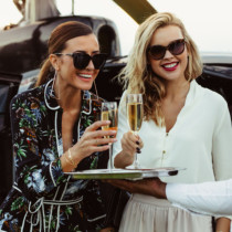 Една зодия ще получи купища пари до края на ноември: късметът винаги ги следва