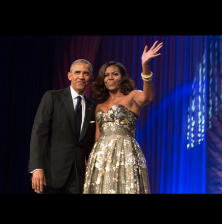 Няма да познаете Мишел Обама! Намали теглото си наполовина и на 61 изглежда феноменално (СНИМКИ)