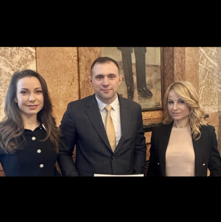 Бебе в бТВ! Любима журналистка стана майка - даде на бебчето царско име: