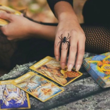 Таро прогноза за седмицата от 1 до 7 декември 2025 г.-Арканът "Свят" символизира изпълнението на желанията за Близнаци