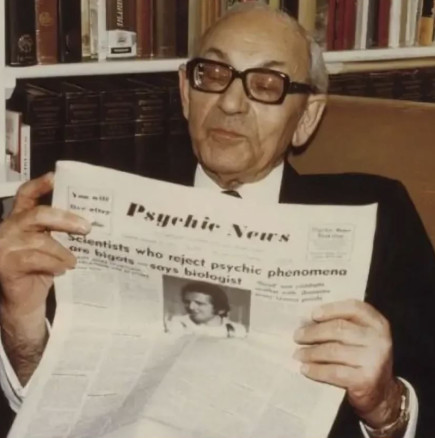 Известният журналист шокира света: „Прекарах 40 години в общуване с мъртвите: Ще си останеш същият човек, само че без тяло“
