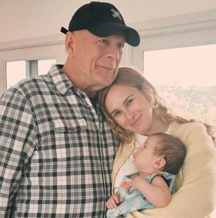 Прегръщам татко, а той не ме разпознава: Дъщерята на Брус Уилис разкри подробности за здравословното състояние на своя баща.