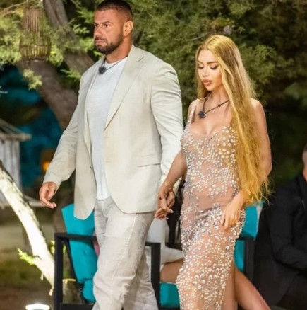 Страстите избухнаха в Ергенът: Засуканата Анна-Шермин придърпа Краси в банята, а после...