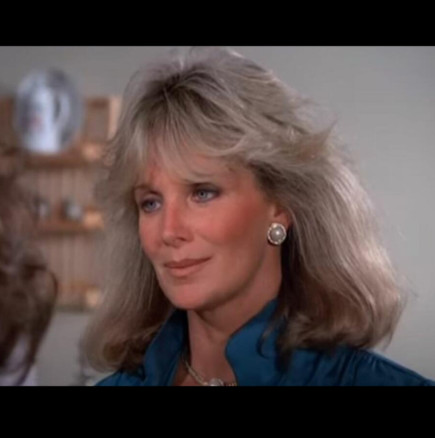 Помните ли Кристъл от "Династия"? Актрисата сподели снимка от 83-тия си рожден ден, феновете са безмълвни!