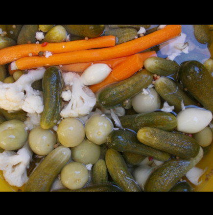 Рецептата на баба за жива туршия - трае чак до късна пролет! Хрупкава и чудно вкусна става: