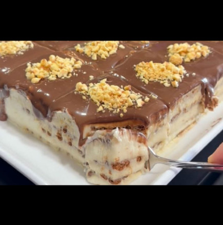 Сочна турска бисквитена торта - за час готова, разтапя всички сетива! Яде се с лъжичка - толкова е крехка:
