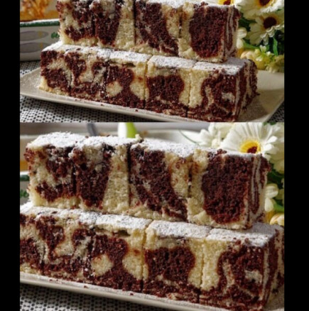 Постен мраморен кекс без миксер и везна - забърквам за 5 минути, пека и поръсвам със захар. Омитаме го още топъл: