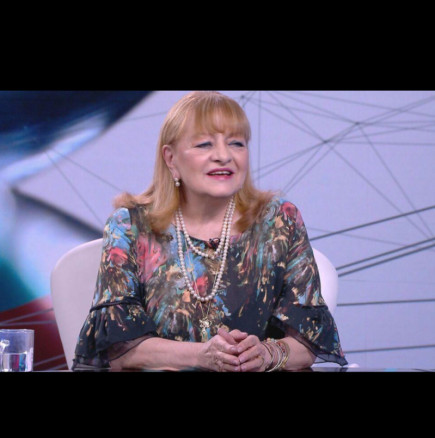 Богдана Карадочева: Когато бях на 18, една врачка ми каза, че ще остана стара мома!