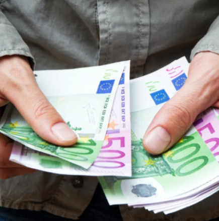 Те ще забогатеят до 2027 г.: 5 зодии ще плуват в пари, въпреки че сега нямат и стотинка