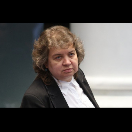 Ето го семейството на Наталия Киселова - най-сетне да видим мъжа до нея и сестра й, с която много си приличат: