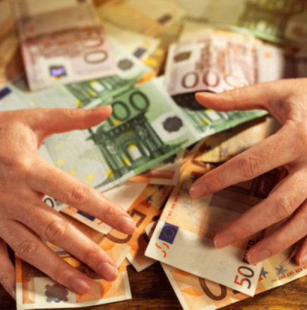 Парите идват: Тези зодии може да напълнят портфейлите си до края на месеца