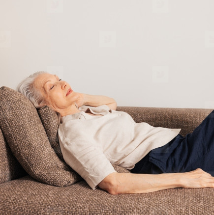 Мъжете не избират перфектни жени, а мързеливи. Баба ми беше омъжена 60 години и знаеше тайната