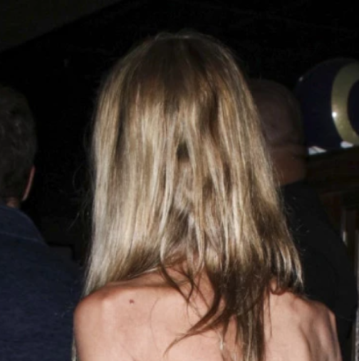 Известна актриса е транспортирана в болница в безсъзнание: Появи се видео от момента, в който ѝ е прилошало