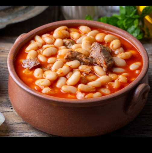 Трик за готвене на БОБ, който е предпочитан и от ЛЕКАРИТЕ: Не забравяйте да го накиснете в ТОВА и вече няма да сте подути