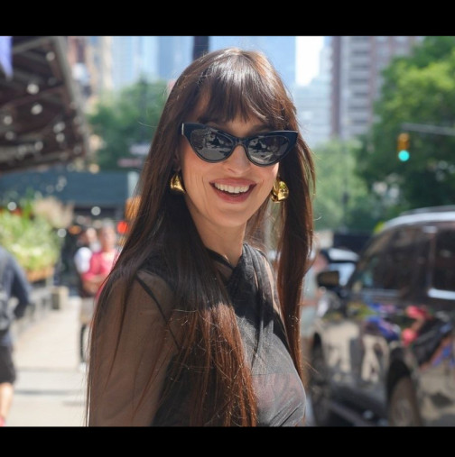 Единствената актриса, която няма извивки, но от нея струи сексапил: Няма нито ханш, нито талия, а може да съблазни всеки, когото пожелае