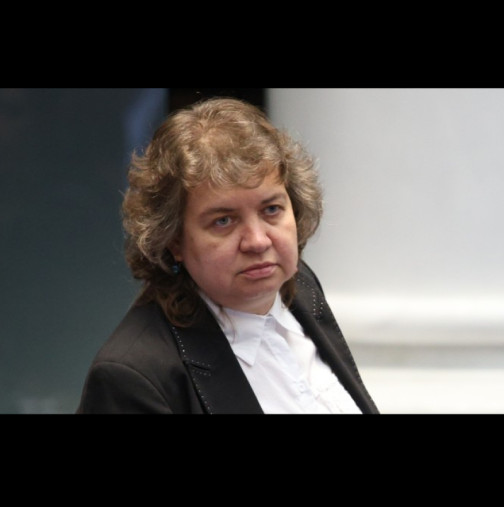 Ето го семейството на Наталия Киселова - най-сетне да видим мъжа до нея и сестра й, с която много си приличат: