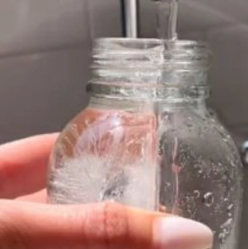 Трикът с чаша вода ще ви каже дали имате кандида: Ако видите това, посетете лекар