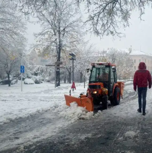 Силен снеговалеж започна в Европа - На места стигна до половин метър