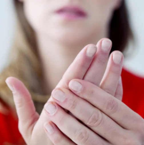 Изтръпват ли ви пръстите? Ето защо се случва и кога е животозастрашаващо