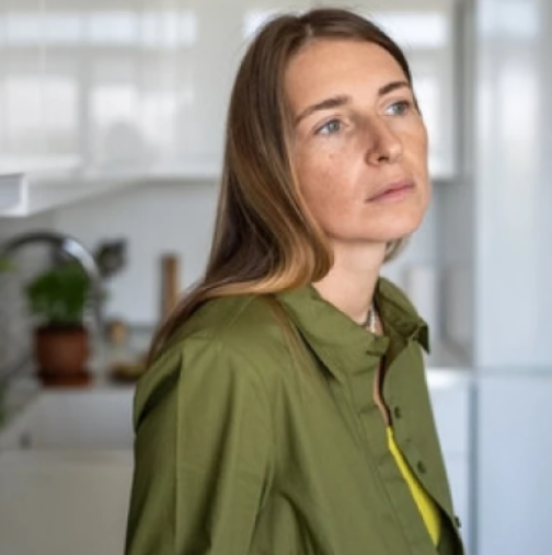 Веднага щом навърши 50 години, една жена трябва да избие 4 мисли от главата си