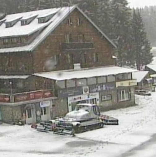 Сняг заваля на Витоша