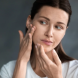 Скъпите кремове са безполезни: Лицето ви страда заради един вечерен навик, ще забележите резултатите веднага щом го промените