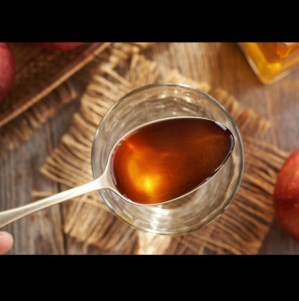 Казват, че прави чудеса срещу бръчки и акне! Най-евтината съставка за грижа за кожата се крие във вашата кухня.