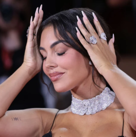 „Спокойна съм, богатите жени също го имат“, шокирани хора от това, което Джорджина Родригес показа